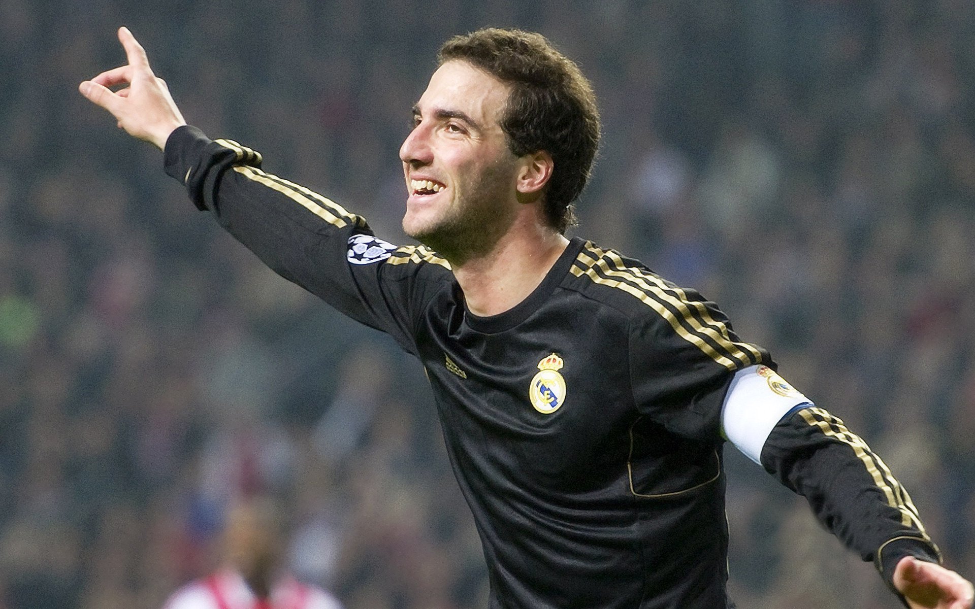 德赢app官网-德甲精彩现场：首次亮相全场欢呼！，德甲集锦2020_2021